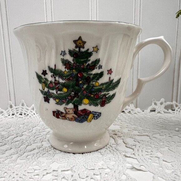 Nikko Happy Holidays 4 Coffee/Tea Cups Saucers Footed Swirl Christmas Tree - Picture 9 of 12